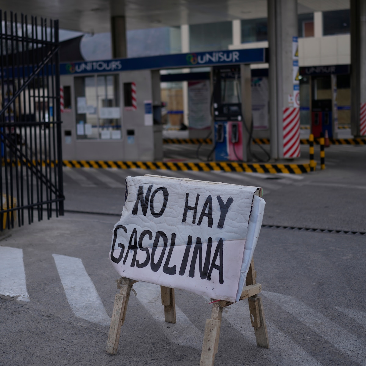 Surtidores de Santa Cruz registran largas filas y problemas de abastecimiento